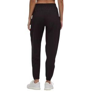 Lululemon On the Fly Jogger Luxtreme Black